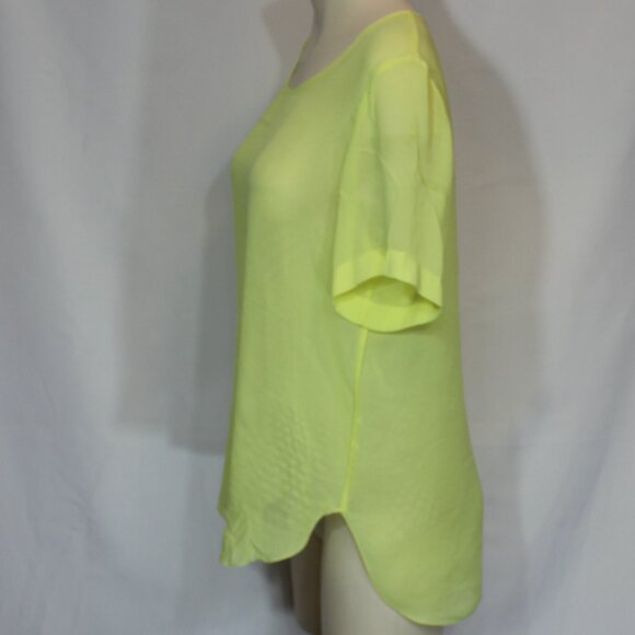 Wilfred Aritzia yellow 100% silk short sleeve crew neck  top size medium - Picture 2 of 6